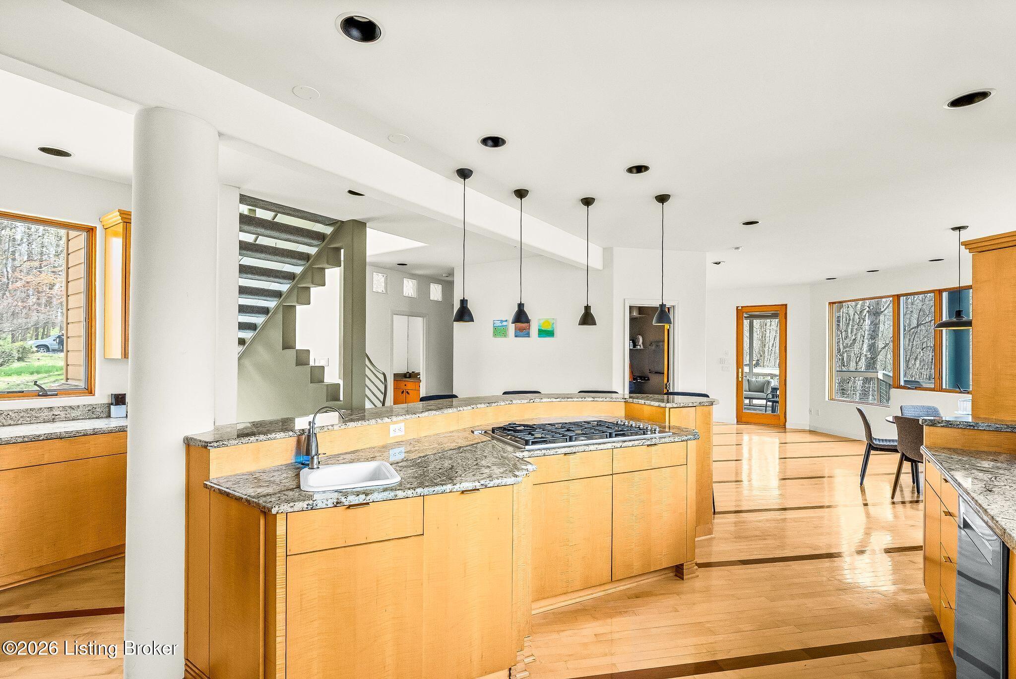 Prospect, Kentucky, 40059, United States, 4 Bedrooms Bedrooms, ,7 BathroomsBathrooms,Residential,Active,2034695