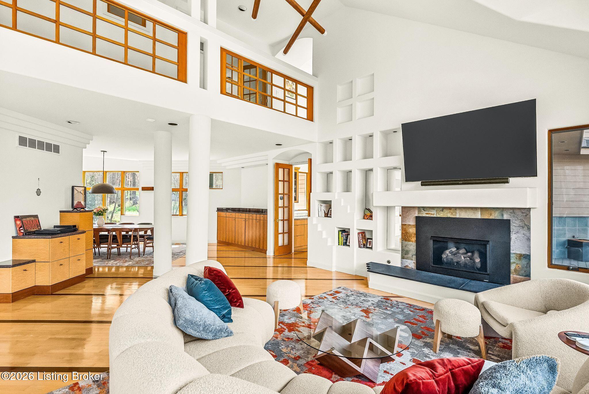 Prospect, Kentucky, 40059, United States, 4 Bedrooms Bedrooms, ,7 BathroomsBathrooms,Residential,Active,2034695
