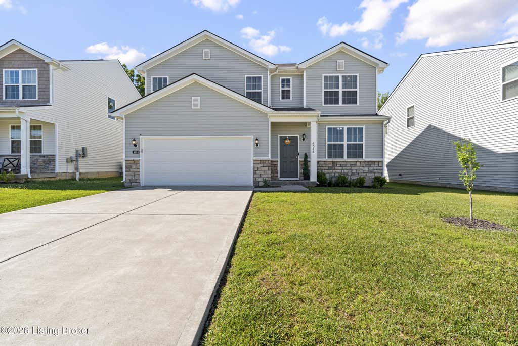 Photo of 4014 White Pine Ln, La Grange, KY 40031 (MLS # 1721725)