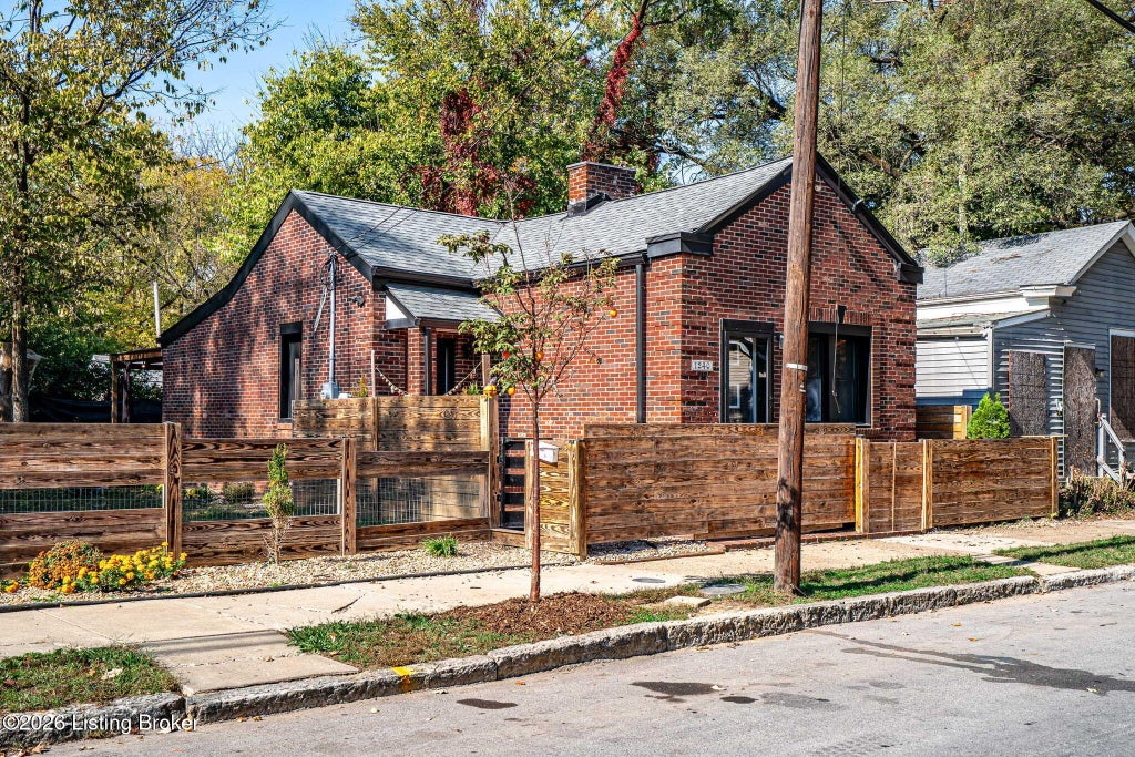 Photo of 1240 S 16th St, Louisville, KY 40210 (MLS # 1733370)