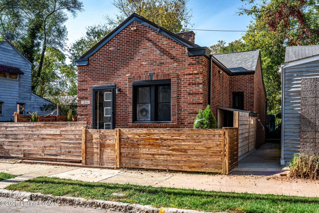 Photo of 1240 S 16th St, Louisville, KY 40210 (MLS # 1733370)