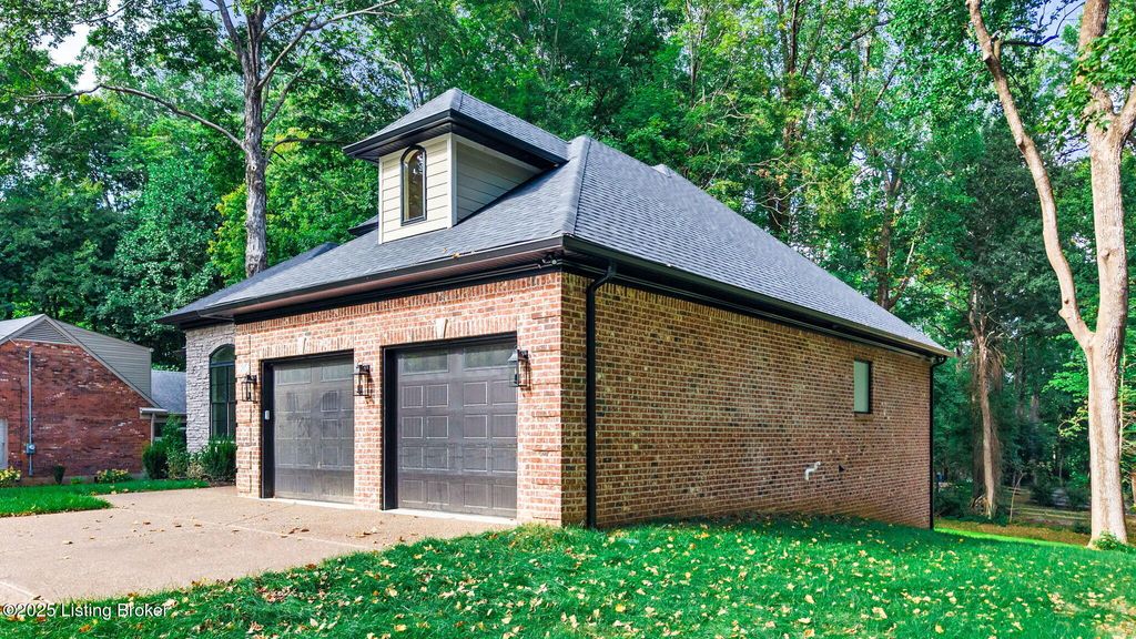 Photo of 207 Cherry Hill Rd, Pewee Valley, KY 40056 (MLS # 1708681)