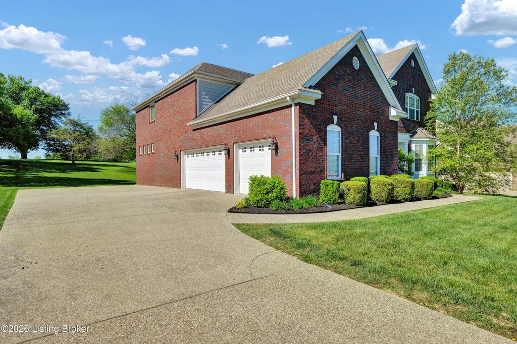 Photo of 89 Persimmon Ridge Dr, Louisville, KY 40245 (MLS # 1717393)