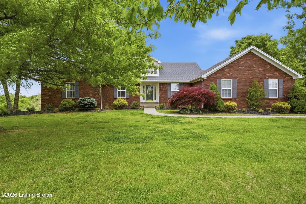 Photo of 372 Oakridge Dr, Taylorsville, KY 40071 (MLS # 1715913)
