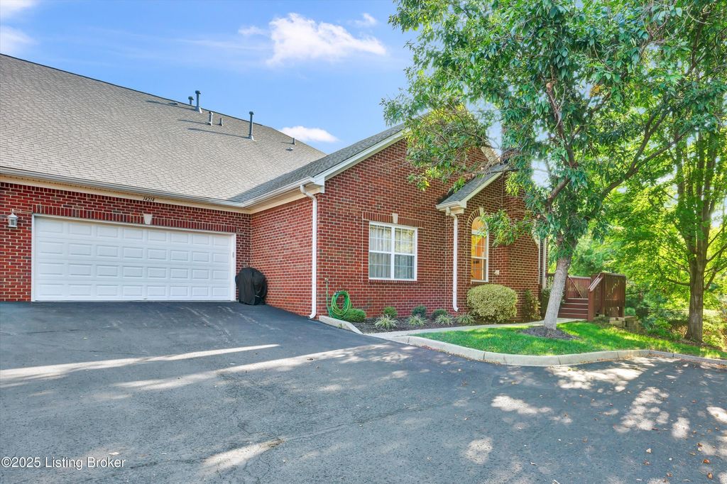 Photo of 14214 Troon Dr, Louisville, KY 40245 (MLS # 1700592)