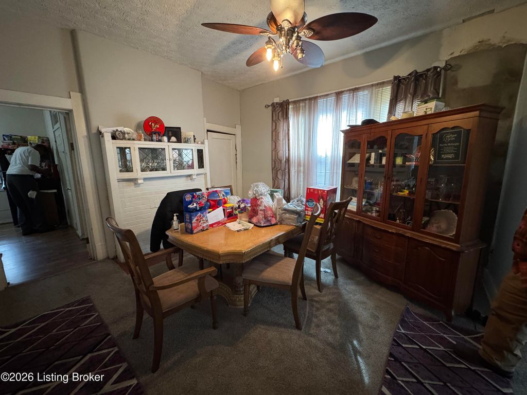 Photo of 725 Sutcliffe Ave, Louisville, KY 40211 (MLS # 1710403)