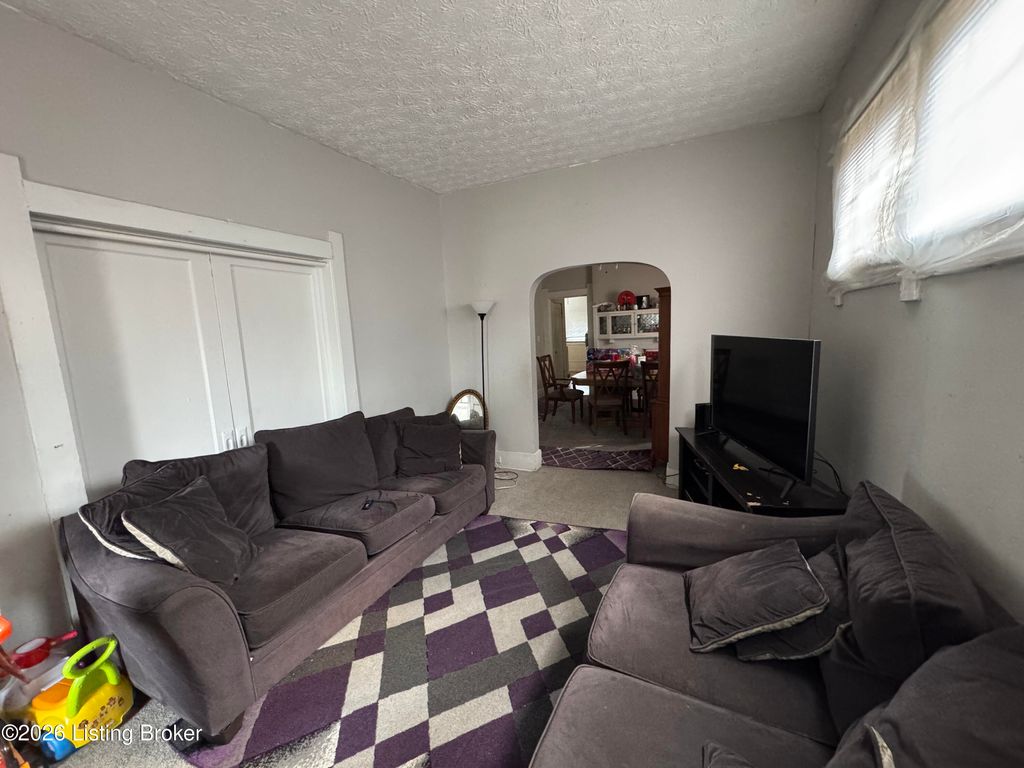 Photo of 725 Sutcliffe Ave, Louisville, KY 40211 (MLS # 1710403)