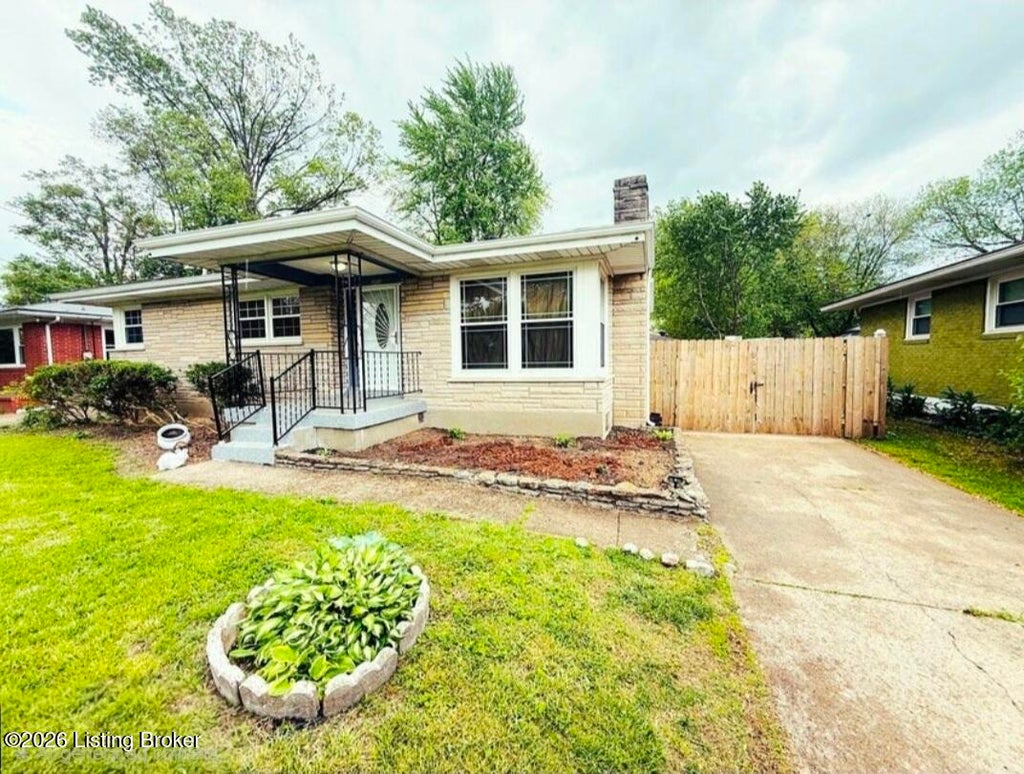 Photo of 3608 Nellie Bly Dr, Louisville, KY 40213 (MLS # 1730343)