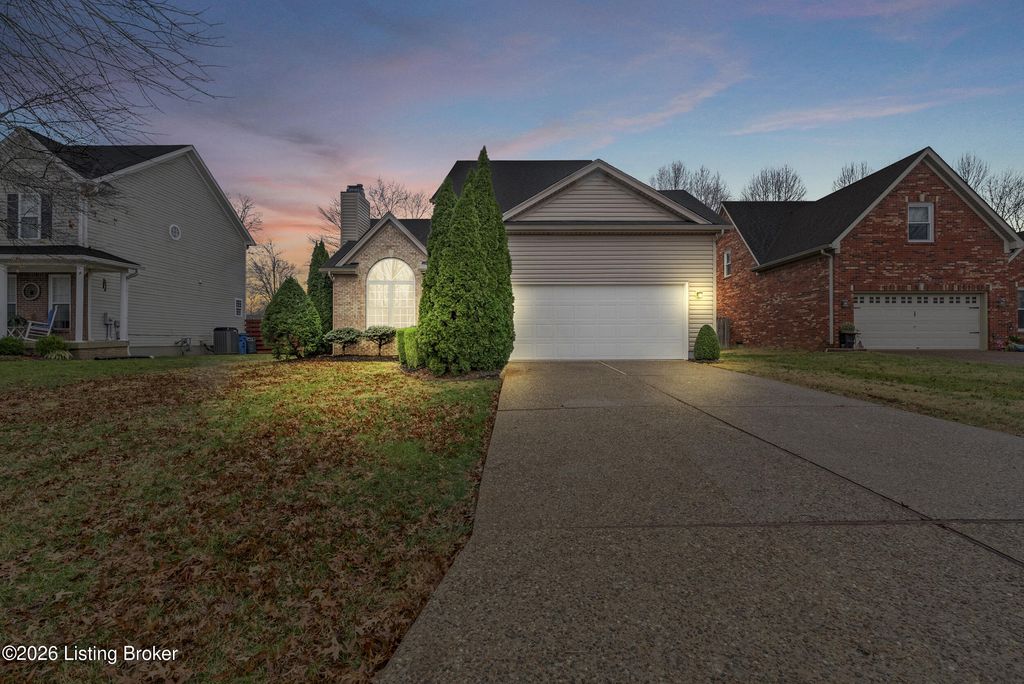 Photo of 506 Evergreen Place Ct, Louisville, KY 40223 (MLS # 1707164)