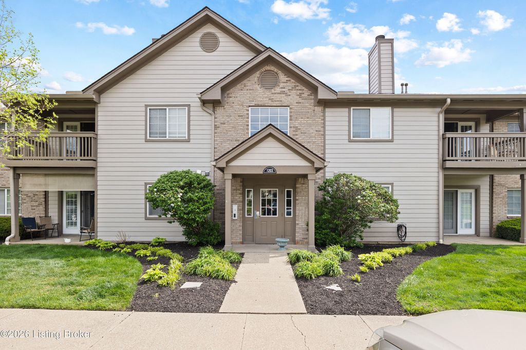 Photo of 1203 Taxus Top Ln #201, Louisville, KY 40243 (MLS # 1714610)