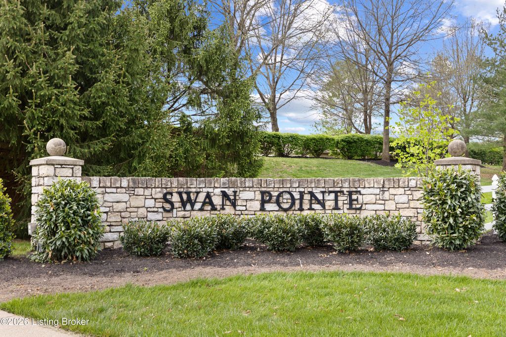 Photo of 1203 Taxus Top Ln #201, Louisville, KY 40243 (MLS # 1714610)