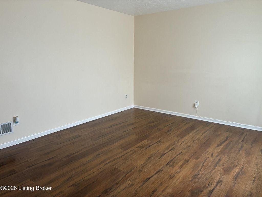 Photo of 3307 Chinquapin Ln, Louisville, KY 40219 (MLS # 1709878)