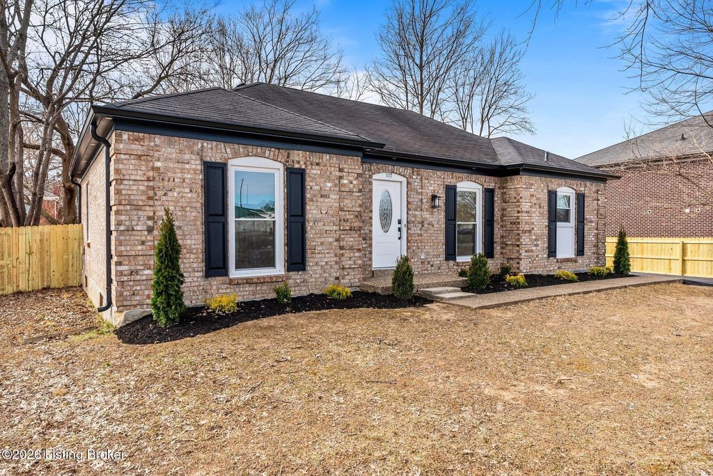 Photo of 1112 Herr Ln, Louisville, KY 40222 (MLS # 1707651)