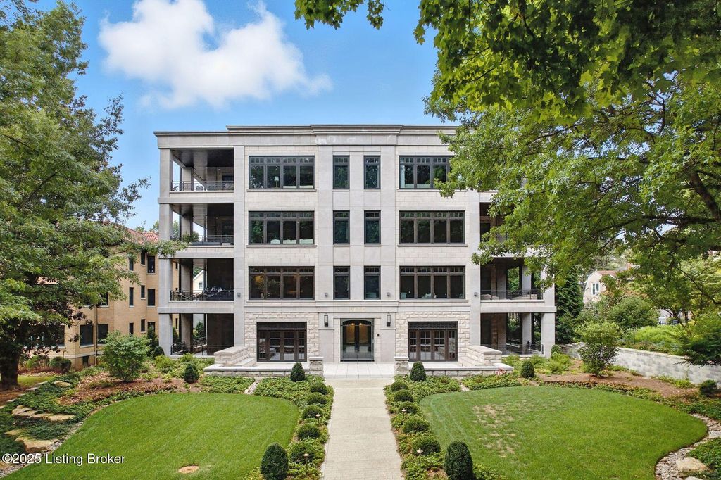 Photo of 1576 Cherokee Rd #2, Louisville, KY 40205 (MLS # 1710890)