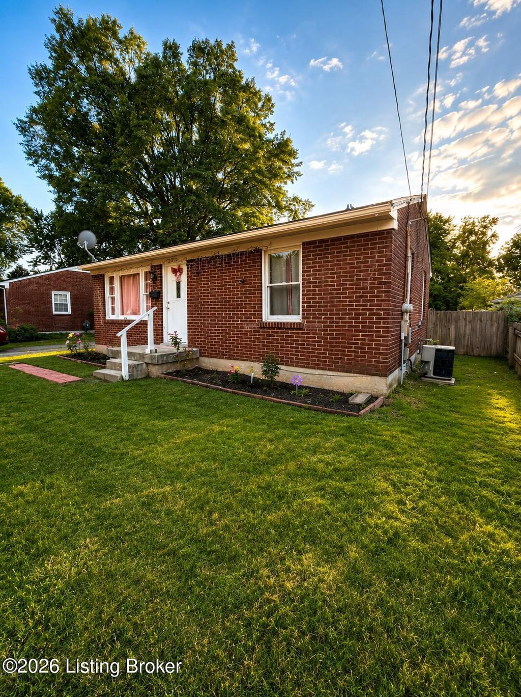 Photo of 2612 Benoch Ave, Louisville, KY 40216 (MLS # 1723073)
