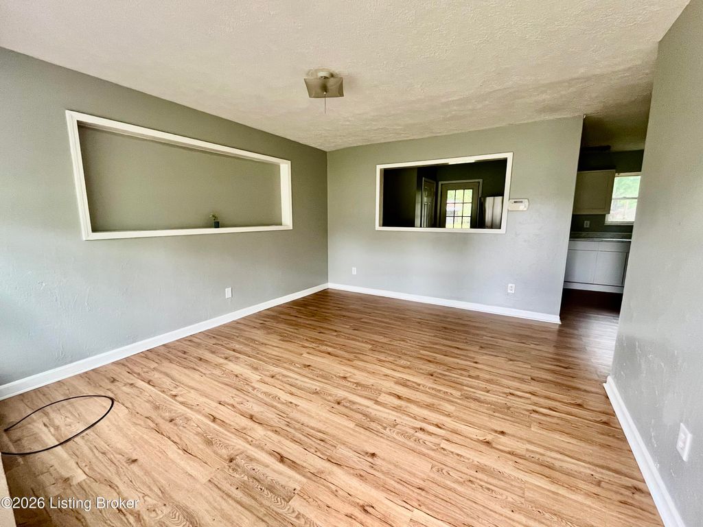 Photo of 7602 Randy Ct, Louisville, KY 40258 (MLS # 1718393)