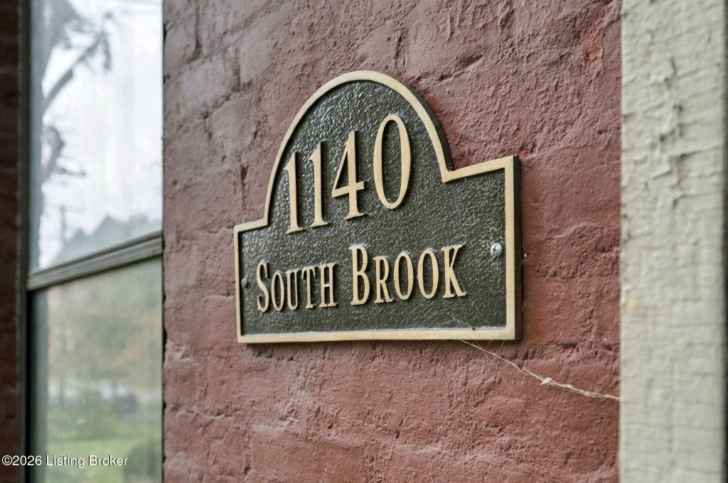 Photo of 1140 S Brook St #4, Louisville, KY 40203 (MLS # 1732712)