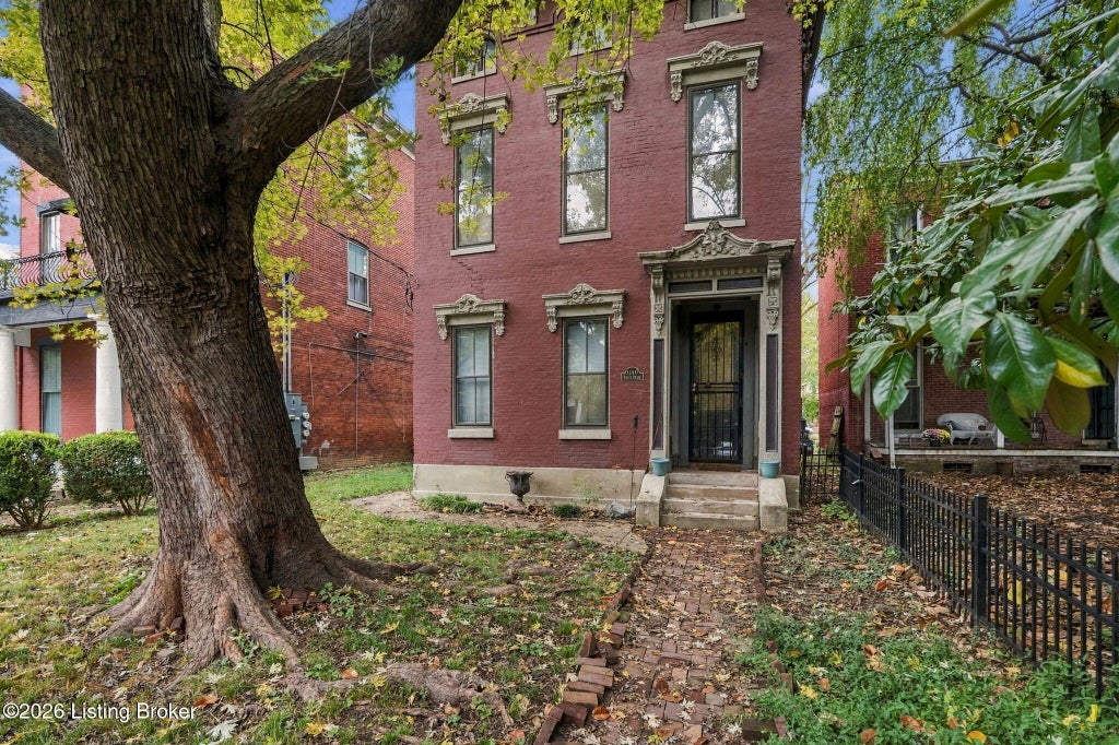 Photo of 1140 S Brook St #4, Louisville, KY 40203 (MLS # 1732712)