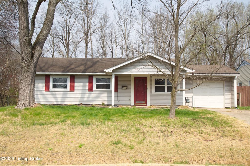 Photo of 4811 Andalusia Ln, Louisville, KY 40272 (MLS # 1712208)