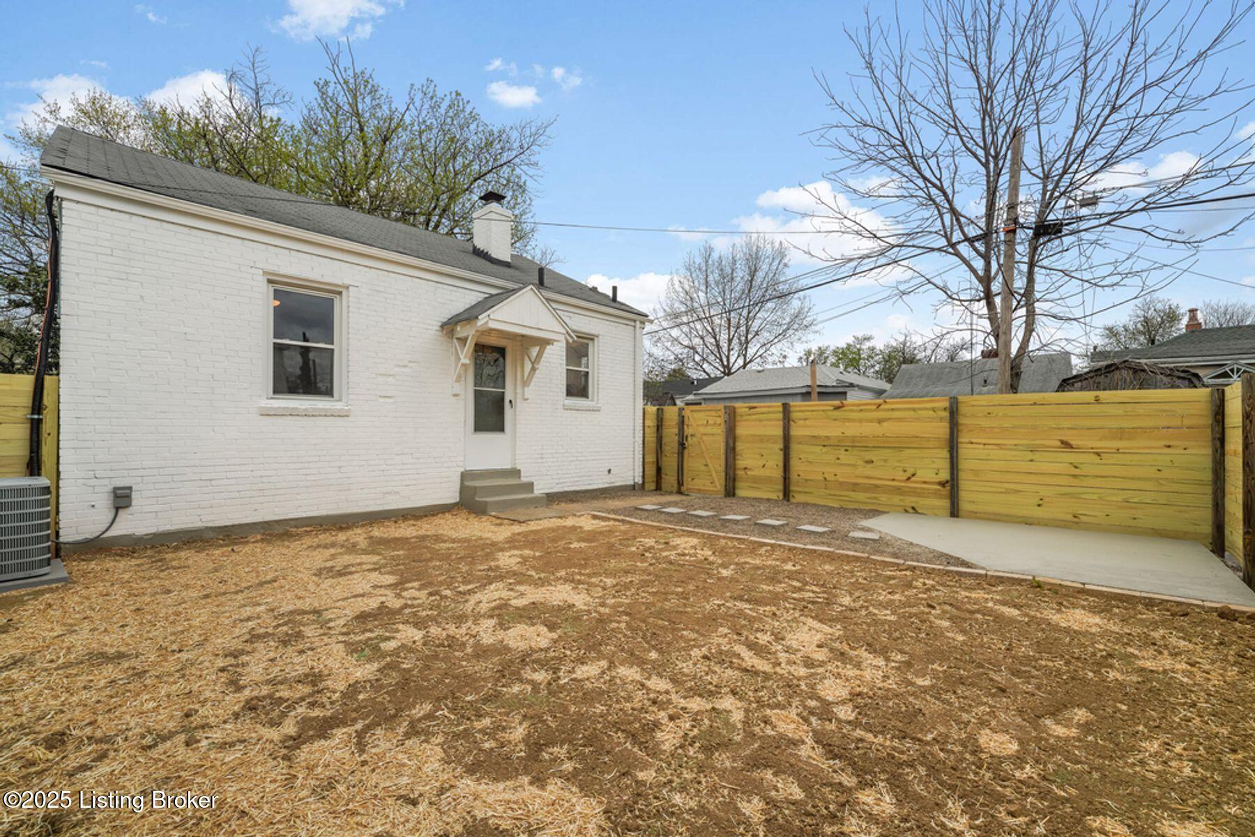 3923 S 2nd St, Louisville, Pennsylvania image 20