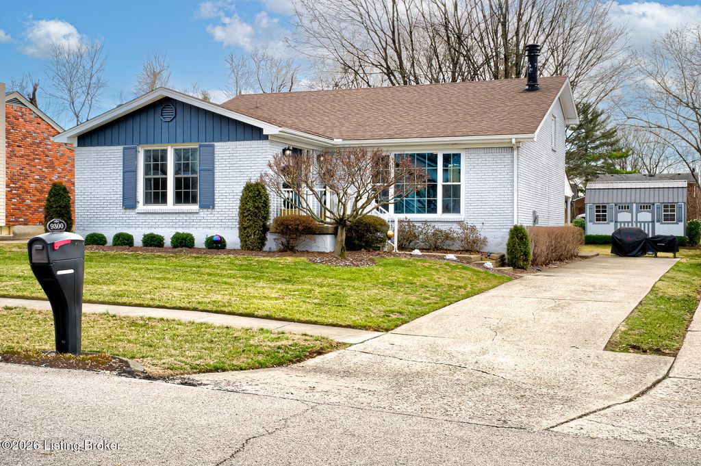 Photo of 9300 Marse Henry Dr, Louisville, KY 40299 (MLS # 1710583)