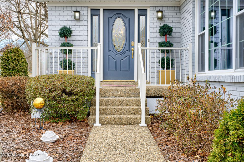 Photo of 9300 Marse Henry Dr, Louisville, KY 40299 (MLS # 1710583)