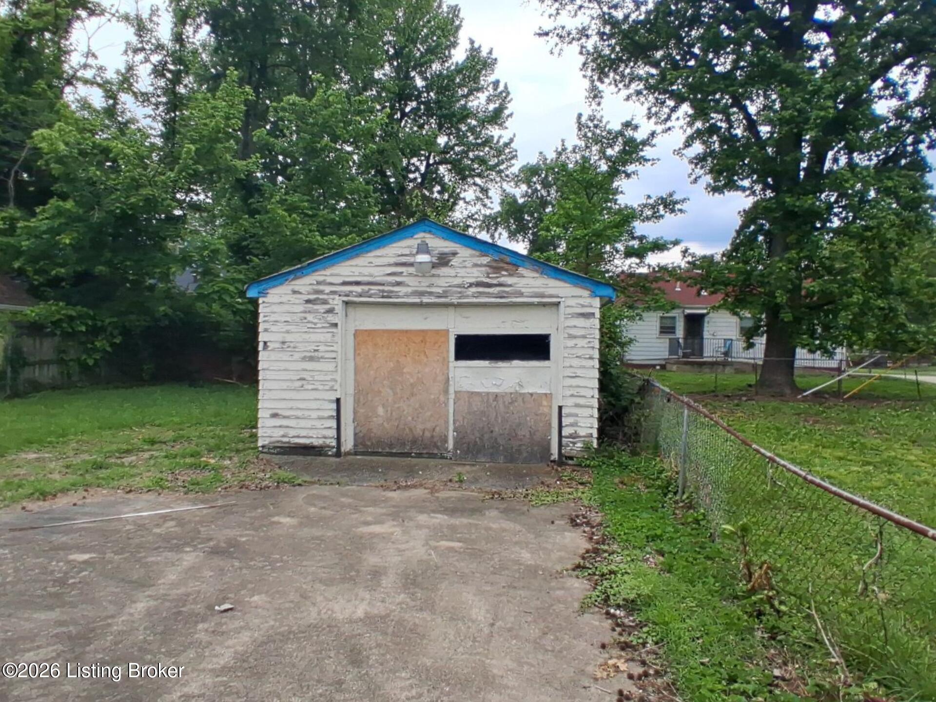 902 Loretto Ave