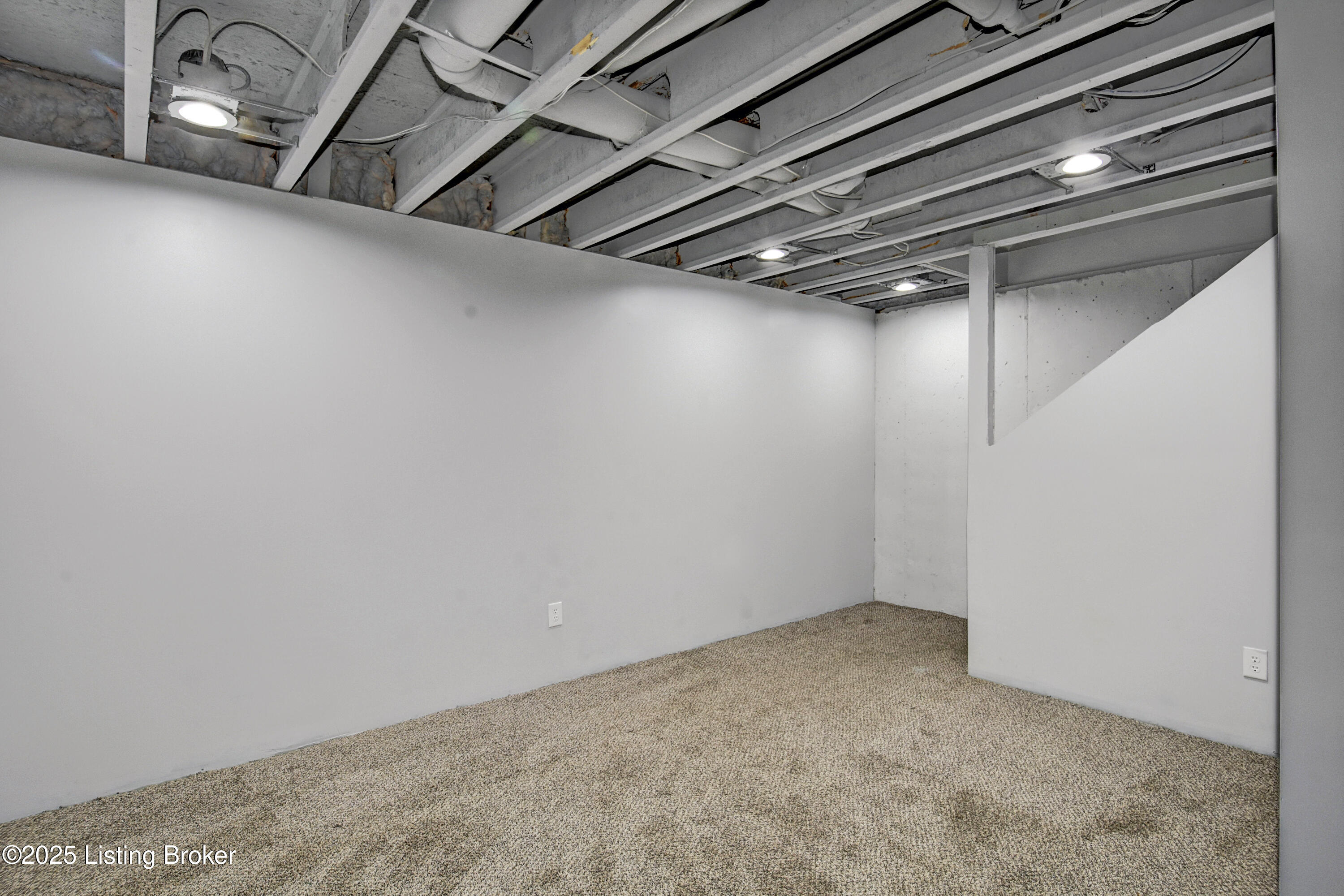 7030 Beamtree Dr, Shelbyville, Kentucky image 32