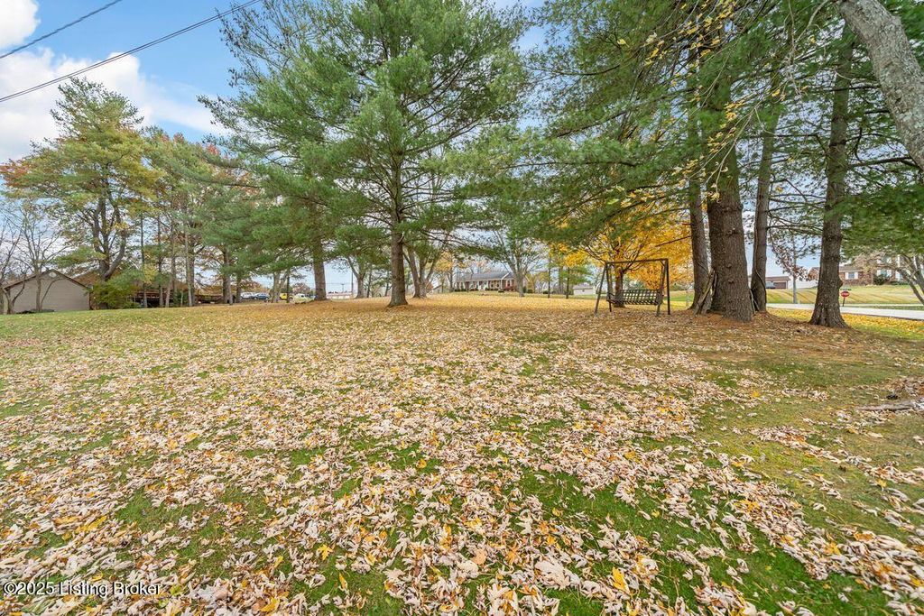 Photo of 3523 Rock Rose Ln, La Grange, KY 40031 (MLS # 1705912)