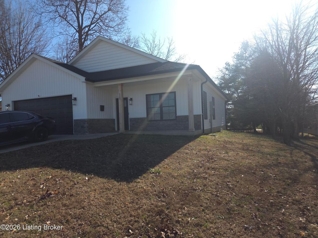 Photo of 308 Lincoln St, Vine Grove, KY 40175 (MLS # 1707387)