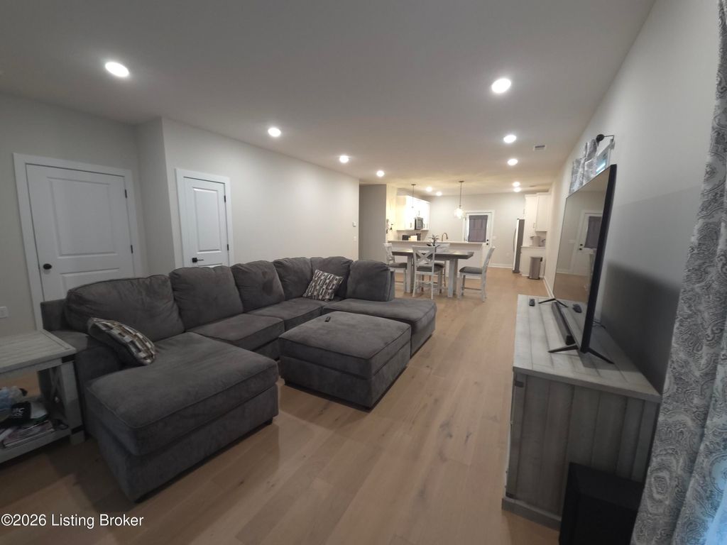 Photo of 308 Lincoln St, Vine Grove, KY 40175 (MLS # 1707387)