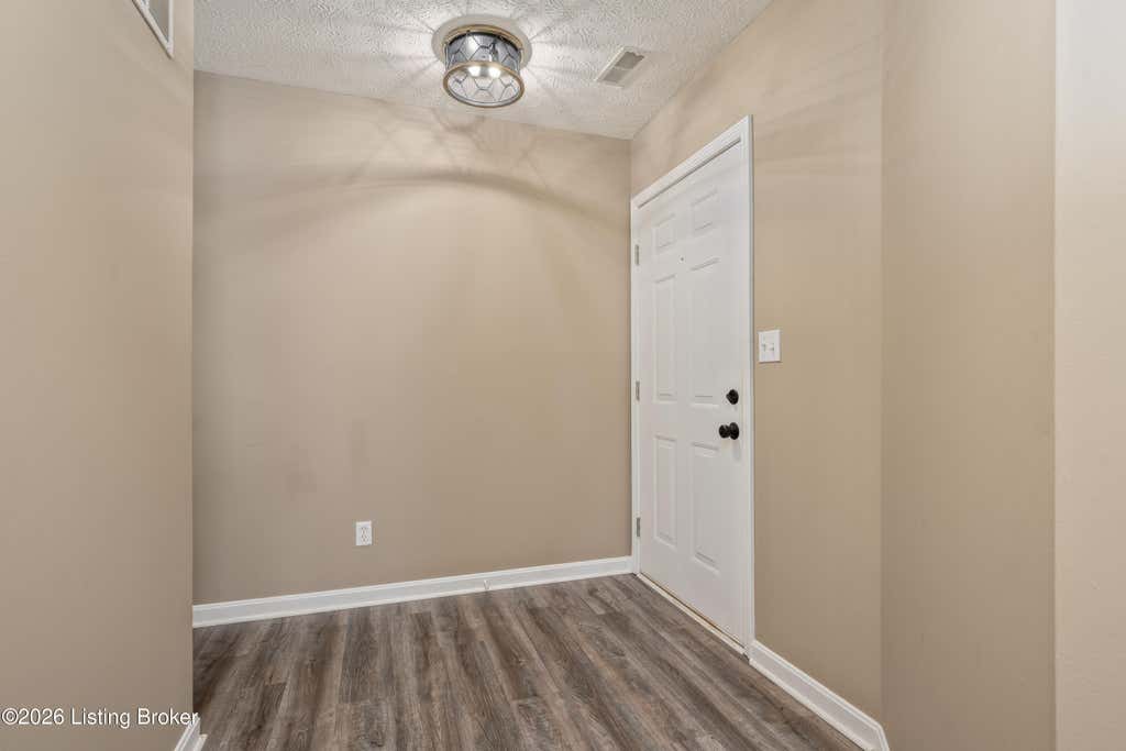 Photo of 10602 Avenel Ct, Louisville, KY 40291 (MLS # 1725694)