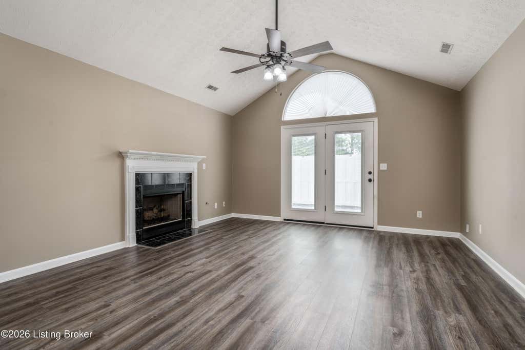 Photo of 10602 Avenel Ct, Louisville, KY 40291 (MLS # 1725694)