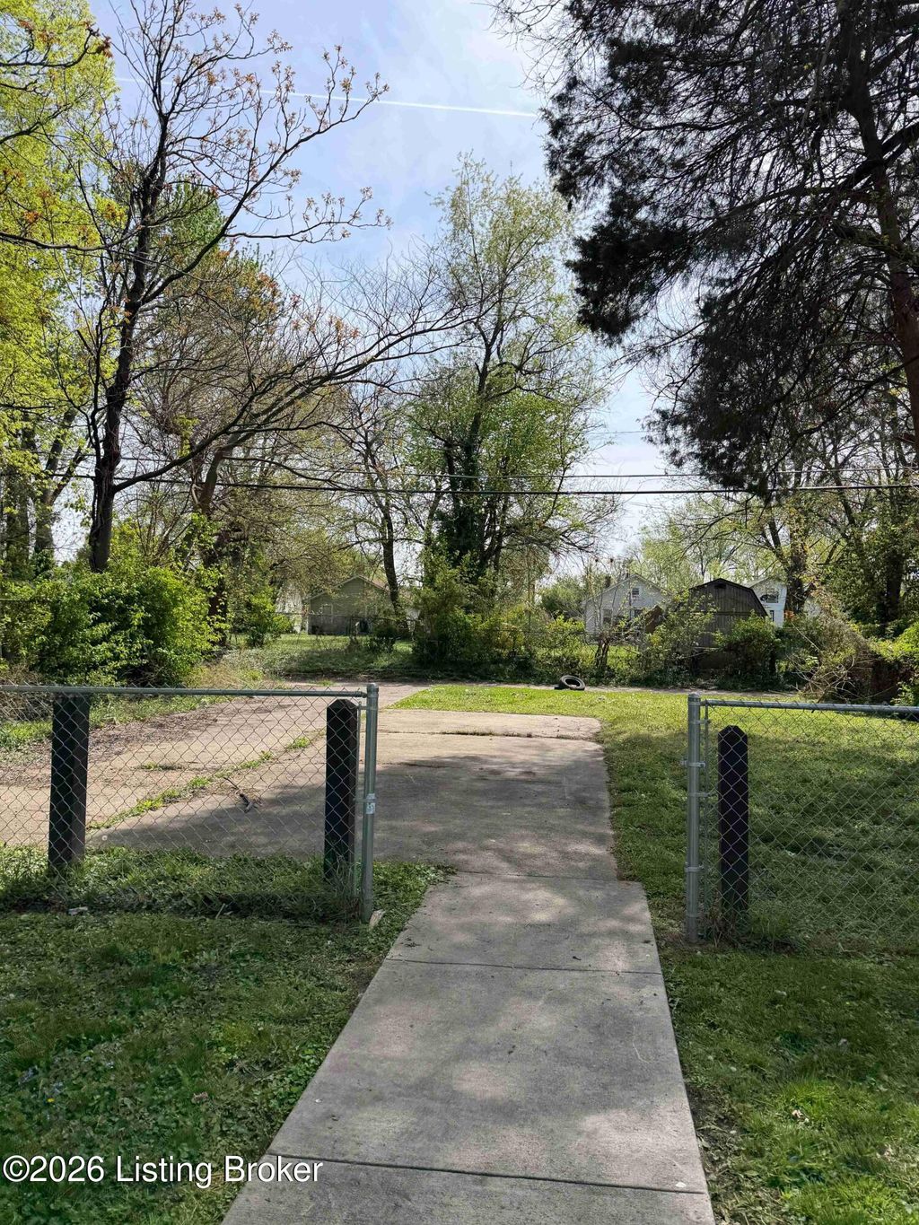 Photo of 3604 River Park Dr, Louisville, KY 40211 (MLS # 1713836)