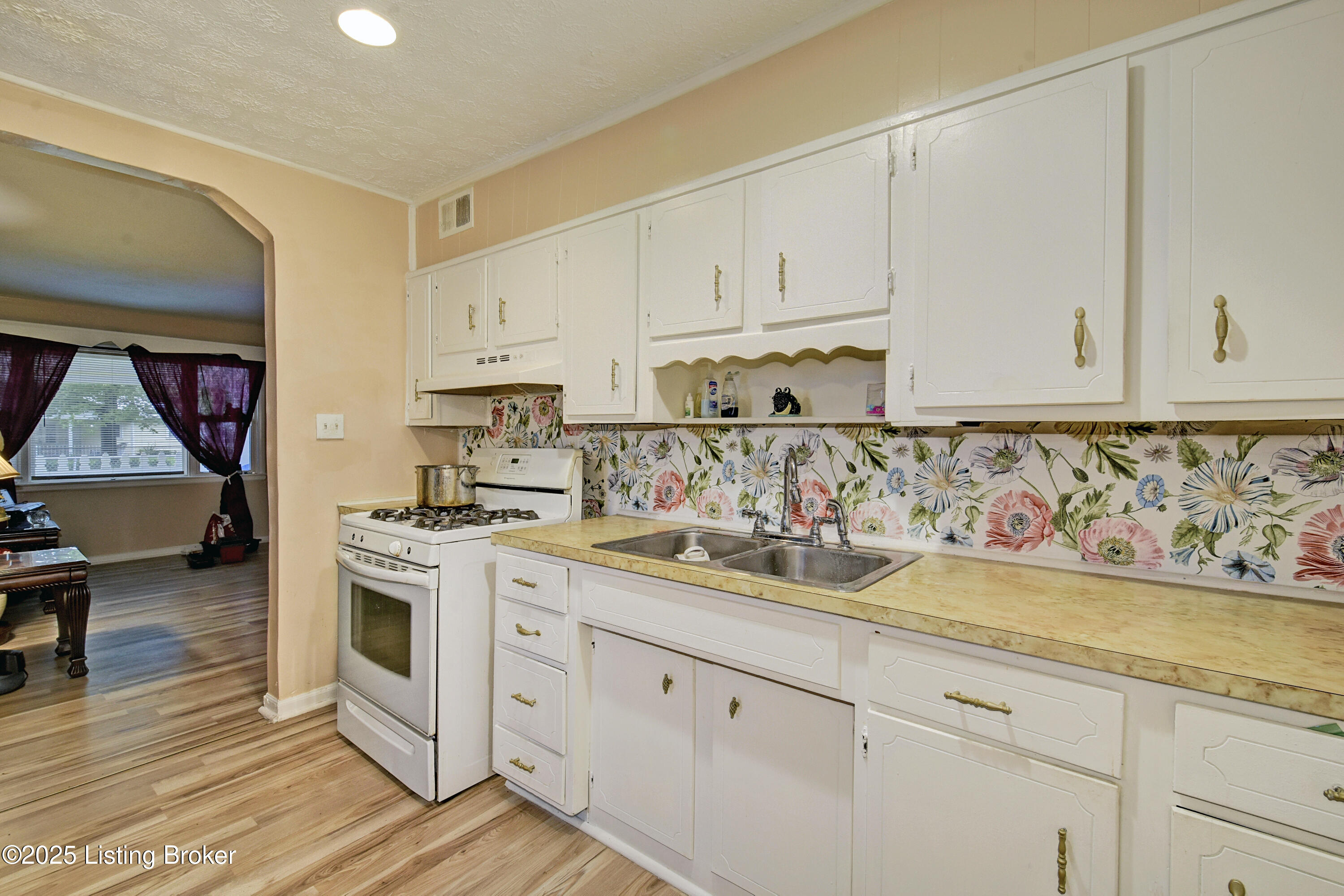 7008 Dunkirk Ln, Louisville, Pennsylvania image 10