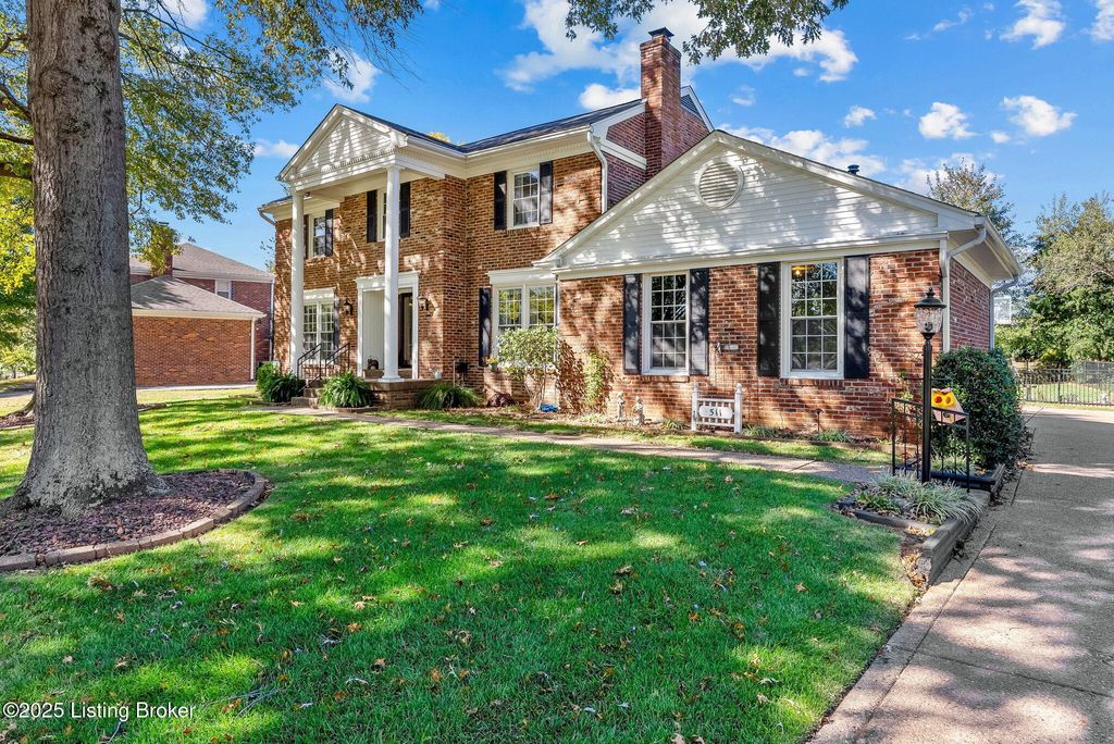 Photo of 511 Pennyroyal Way, Louisville, KY 40223 (MLS # 1701664)