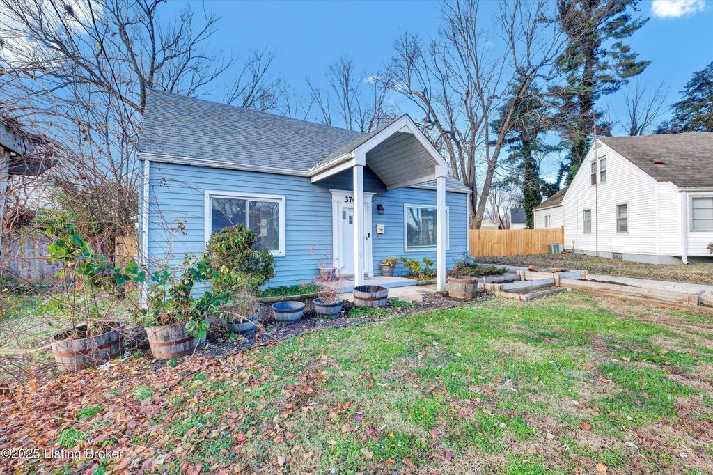 Photo of 3706 Luken Dr, Louisville, KY 40216 (MLS # 1705210)