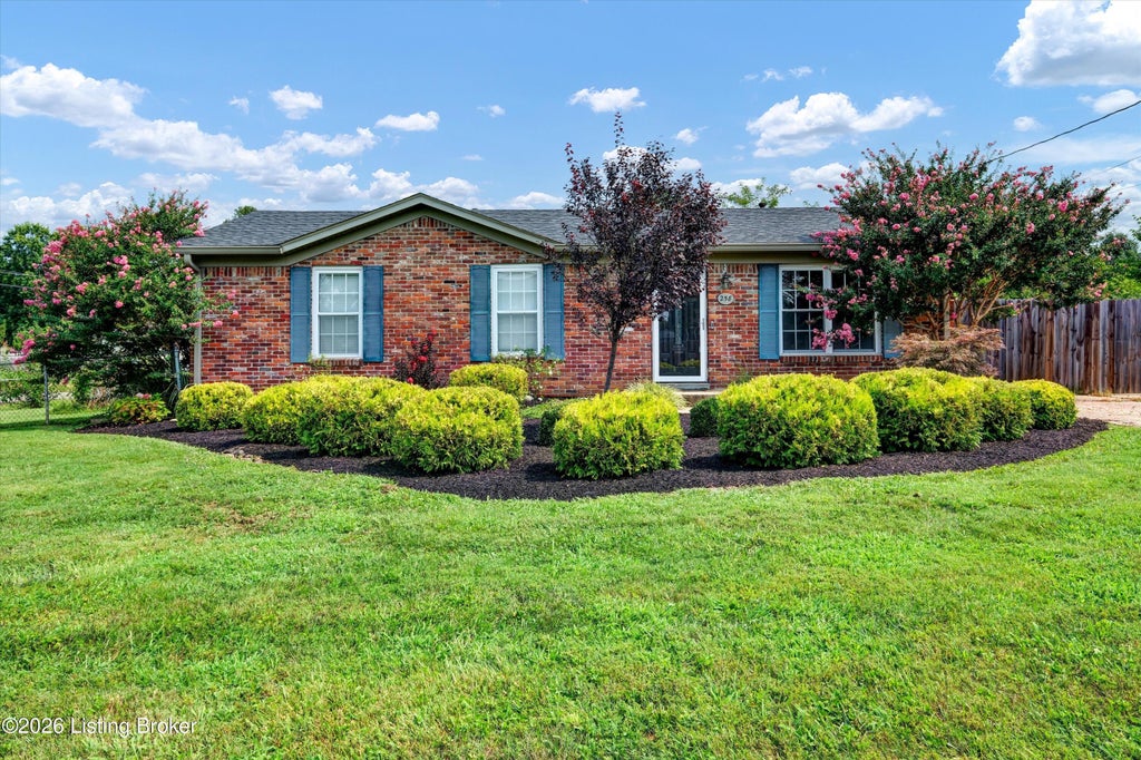Photo of 258 Fortney Ln, Mt Washington, KY 40047 (MLS # 1726365)