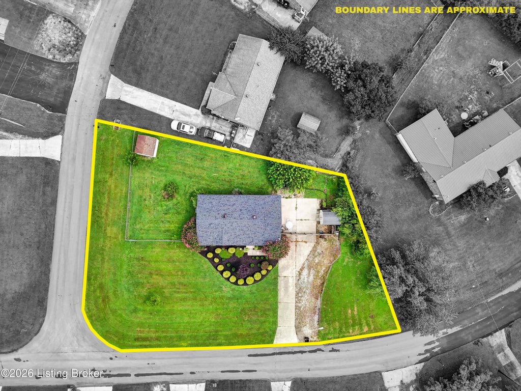 Photo of 258 Fortney Ln, Mt Washington, KY 40047 (MLS # 1726365)
