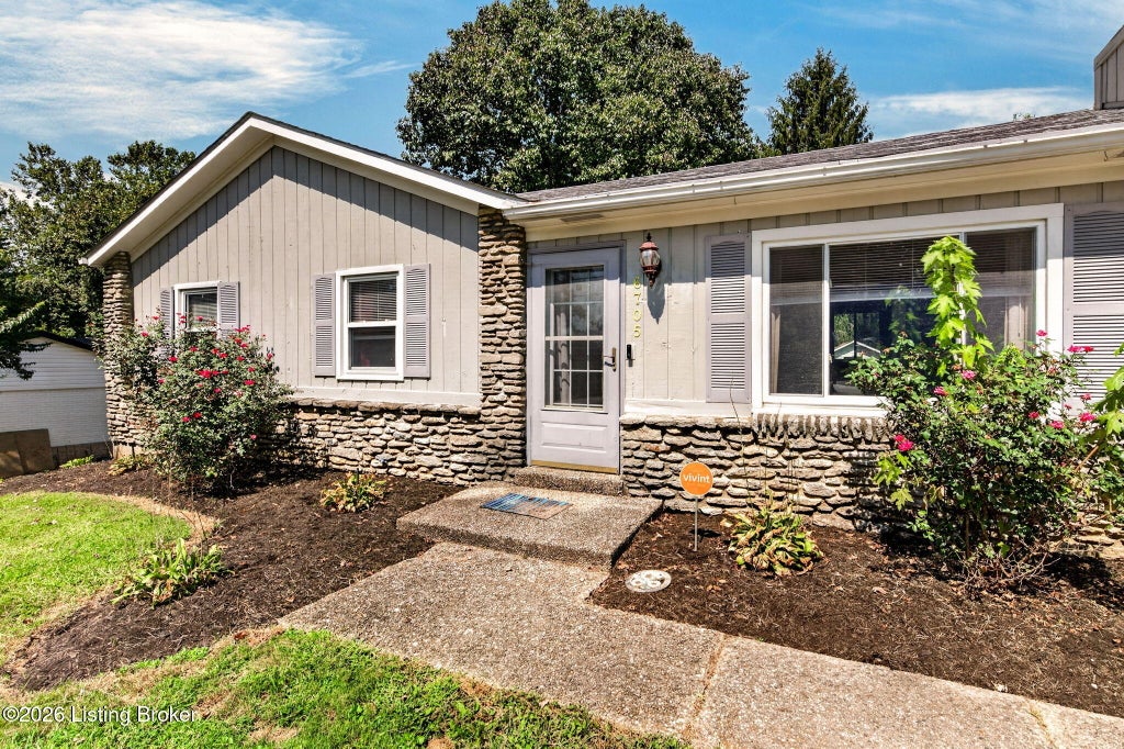 Photo of 6705 Robin Rd, Crestwood, KY 40014 (MLS # 1728553)