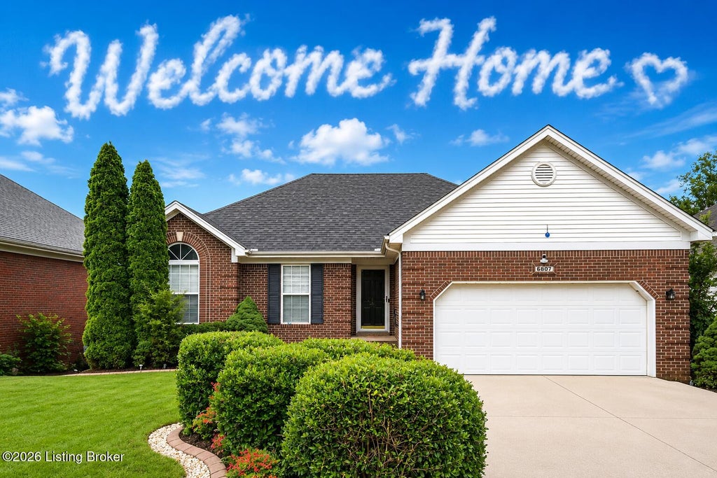 Photo of 6807 Brighton Springs Ln, Louisville, KY 40291 (MLS # 1721788)
