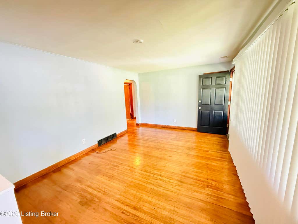 Photo of 4308 Lynnview Dr, Louisville, KY 40216 (MLS # 1723968)