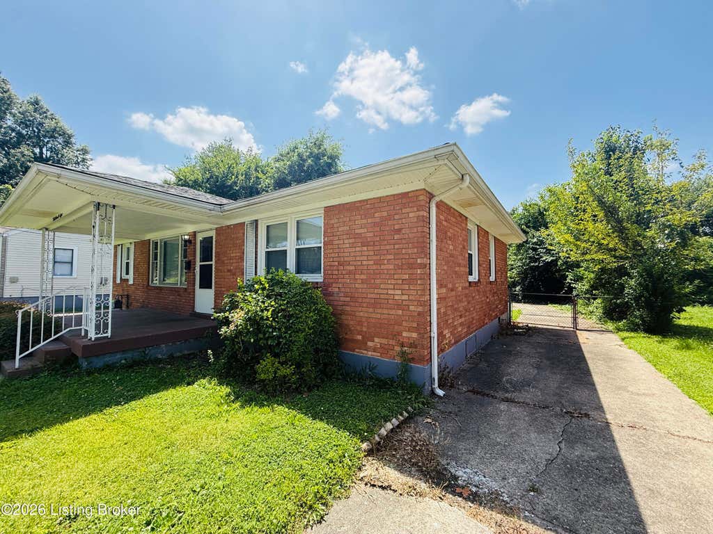 Photo of 4308 Lynnview Dr, Louisville, KY 40216 (MLS # 1723968)