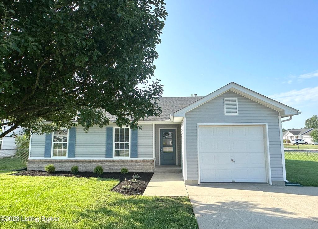 Photo of 114 Judy Lynn Ct, Shepherdsville, KY 40165 (MLS # 1641544)