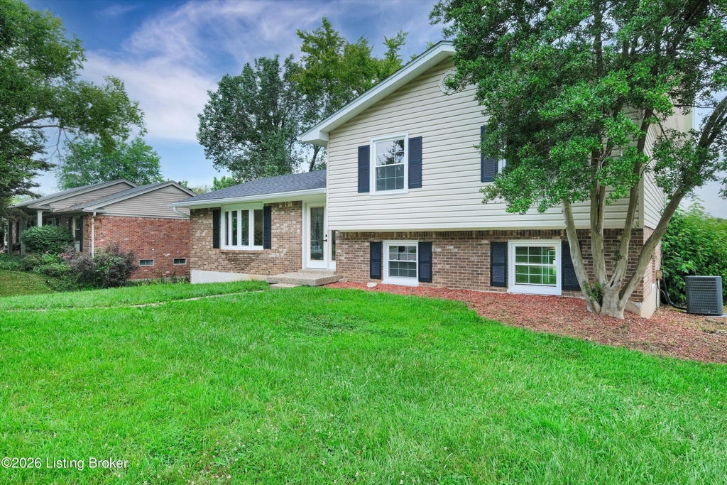 Photo of 1415 Cedarbrook Rd, Goshen, KY 40026 (MLS # 1723071)