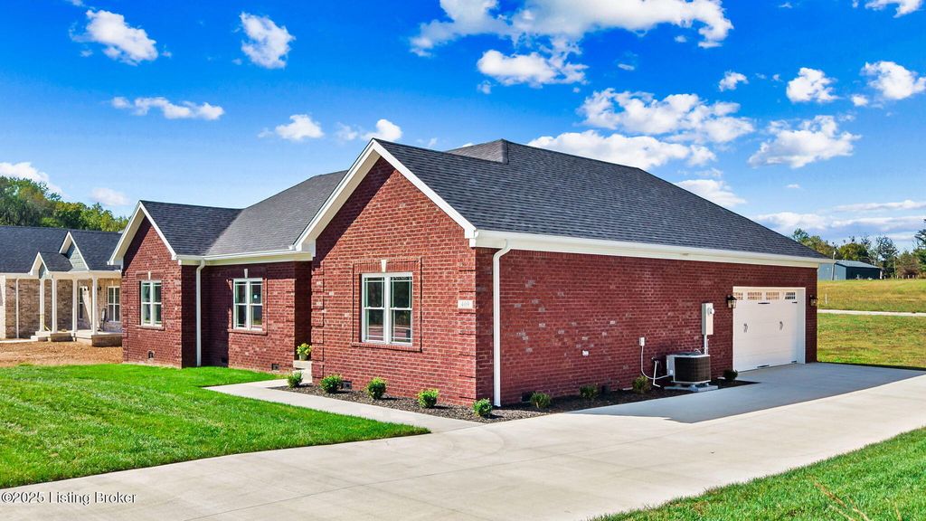 Photo of 409 Palmetto Way, Bardstown, KY 40004 (MLS # 1705865)