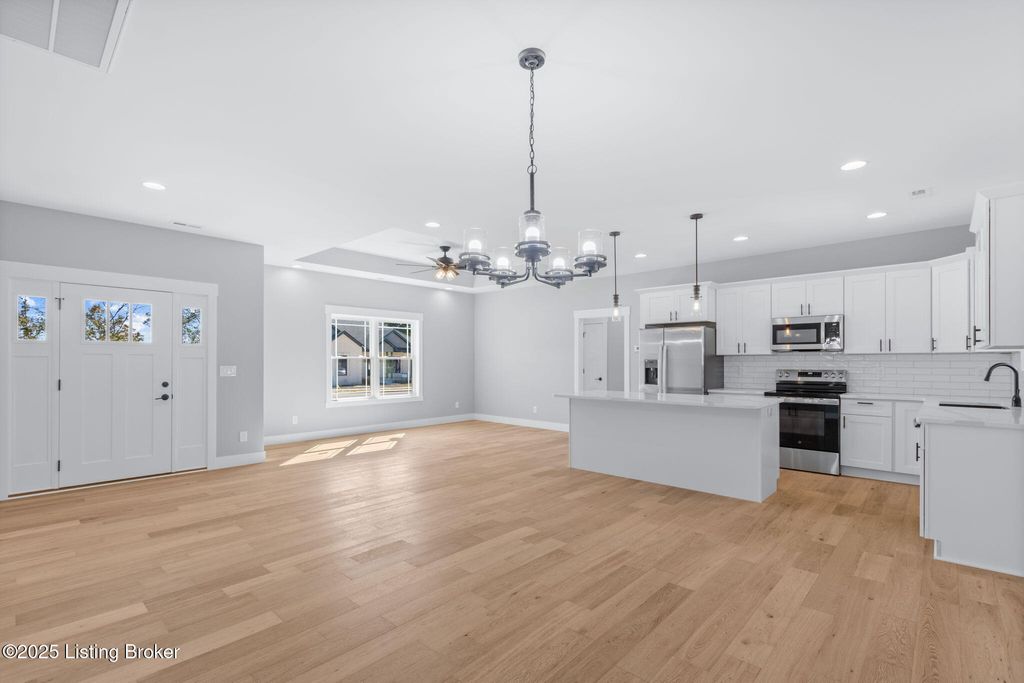 Photo of 409 Palmetto Way, Bardstown, KY 40004 (MLS # 1705865)