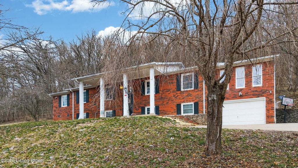 Photo of 2103 Lock Rd, Carrollton, KY 41008 (MLS # 1710004)