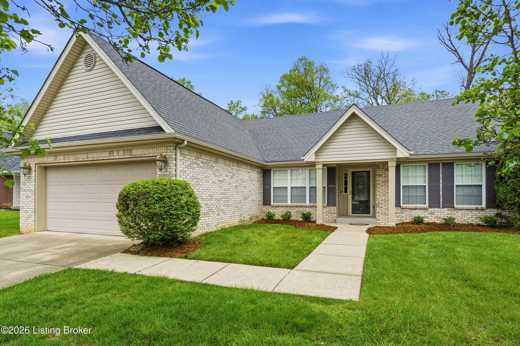 Photo of 11305 Arbor Wood Dr, Louisville, KY 40299 (MLS # 1714405)