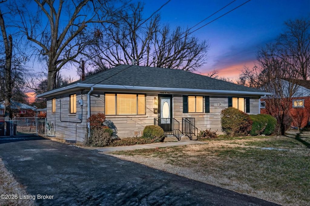 Photo of 1603 Lou Gene Ave, Louisville, KY 40216 (MLS # 1709587)